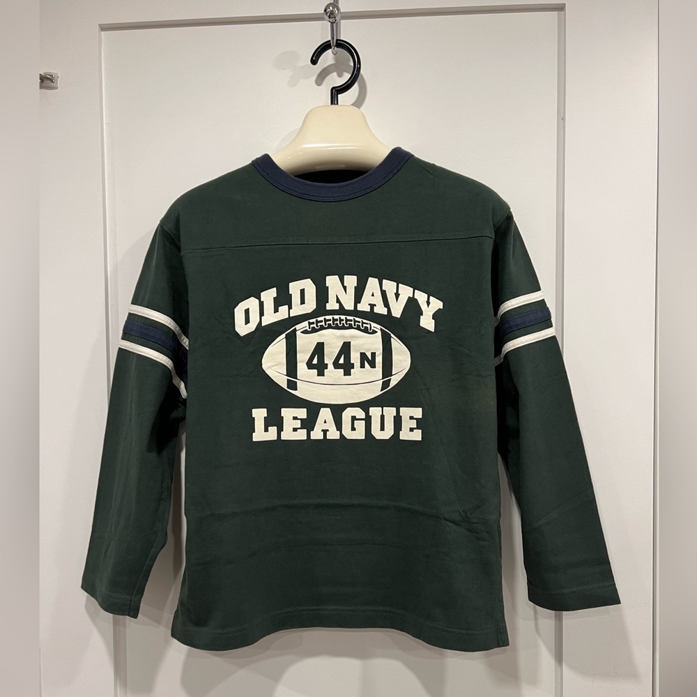 Old Navy boy’s long sleeve T